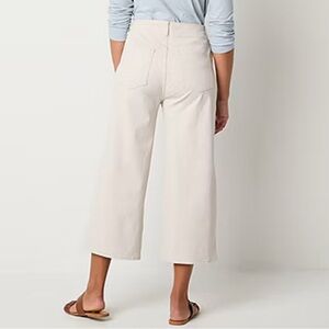 Brand new with tags Gloria Vanderbilt shape effect jeans size 10